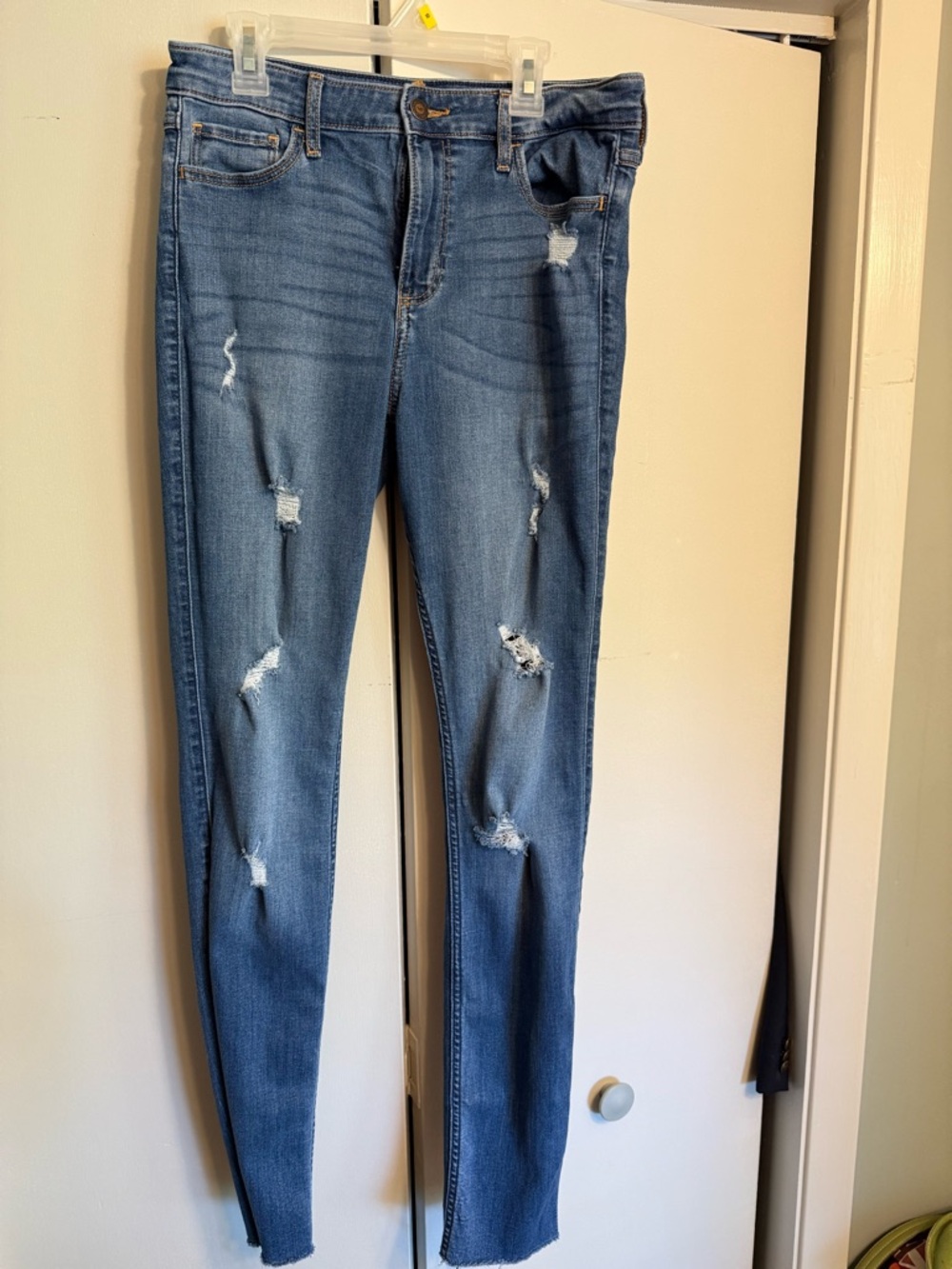 Hollister Ripped Sz 7L Medium Blue Skinny Jeans
